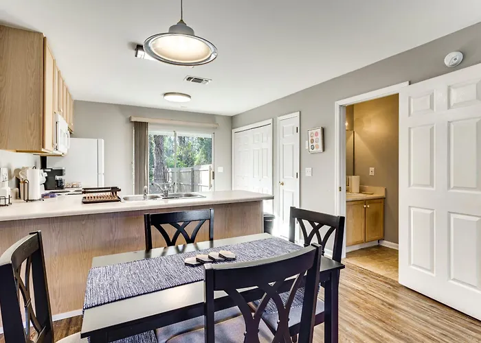 3 Mi To Fsu: Townhome W/ Patio In Tallahassee! Ferienhaus Tallahassee